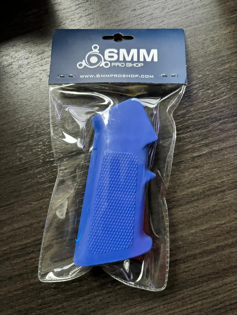 Bild 1 für 6mm pro shop blue pistol grip for M4 GMR