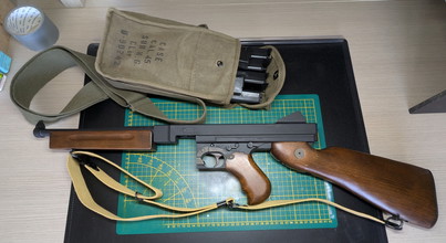 Imagen para M1A1 Thompson AEG (echt hout) + toebehoren